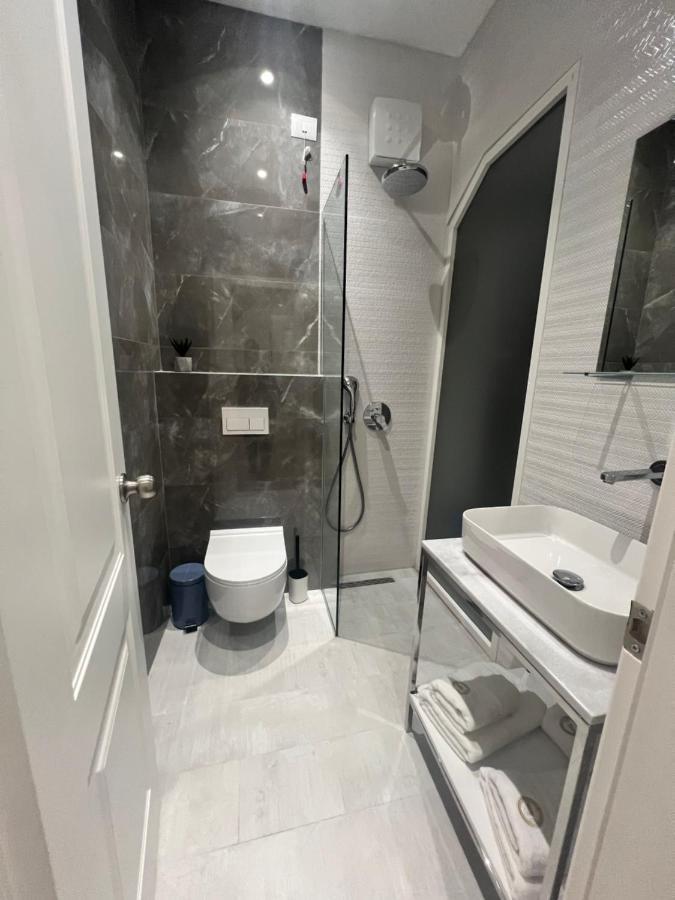 Enzo Rooms & Apartment Blloku Tirana Exterior foto