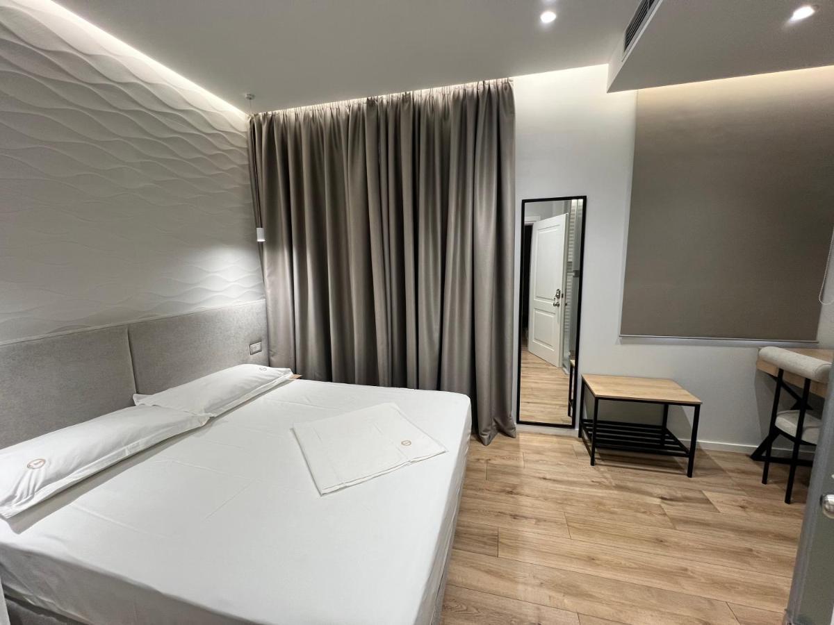 Enzo Rooms & Apartment Blloku Tirana Exterior foto
