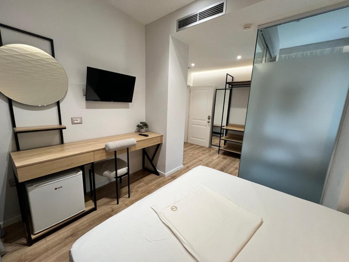 Enzo Rooms & Apartment Blloku Tirana Exterior foto