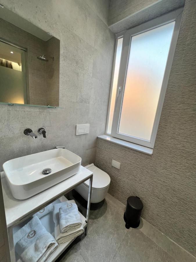 Enzo Rooms & Apartment Blloku Tirana Exterior foto