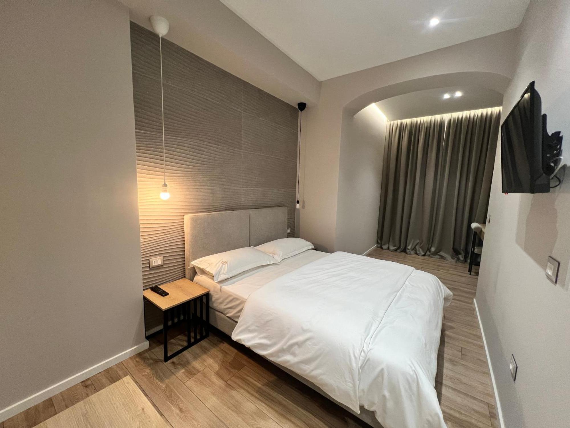Enzo Rooms & Apartment Blloku Tirana Exterior foto